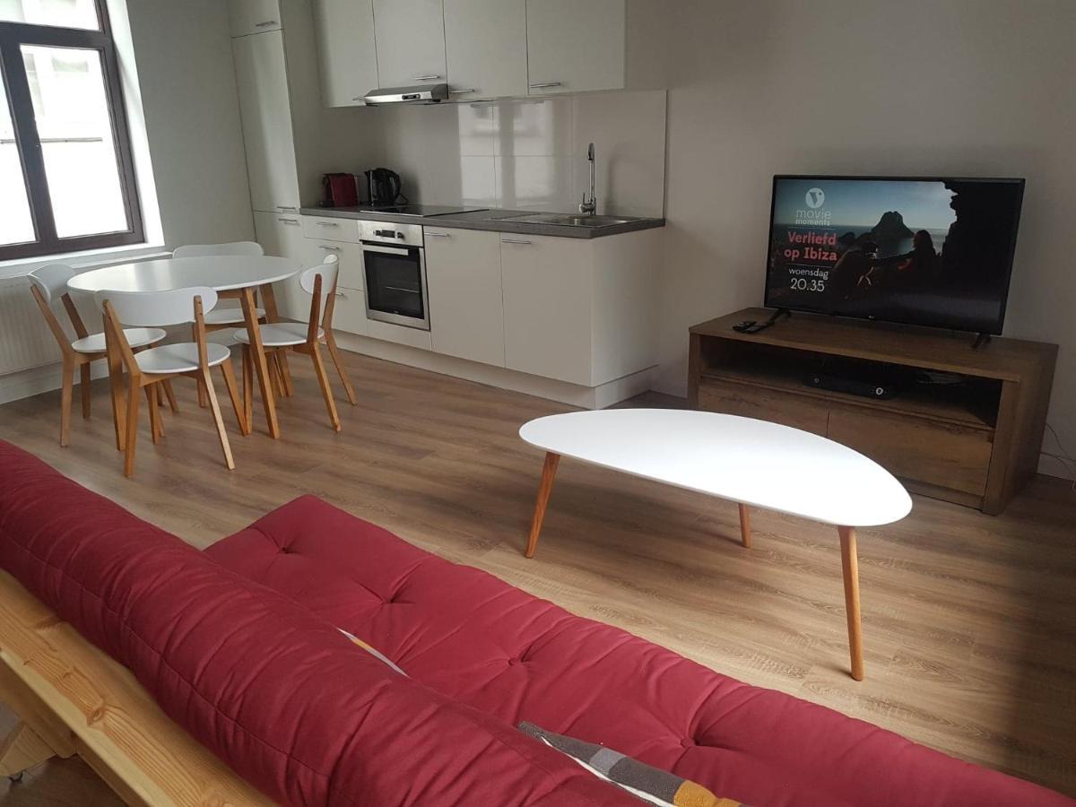 Al In Den Aap Gelogeerd? Apartment Mechelen Bagian luar foto