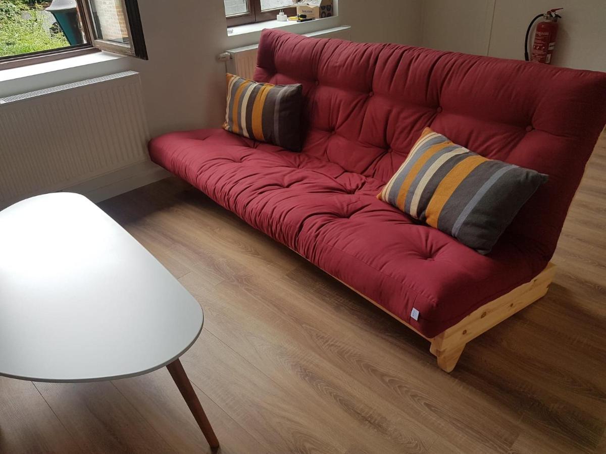 Al In Den Aap Gelogeerd? Apartment Mechelen Bagian luar foto