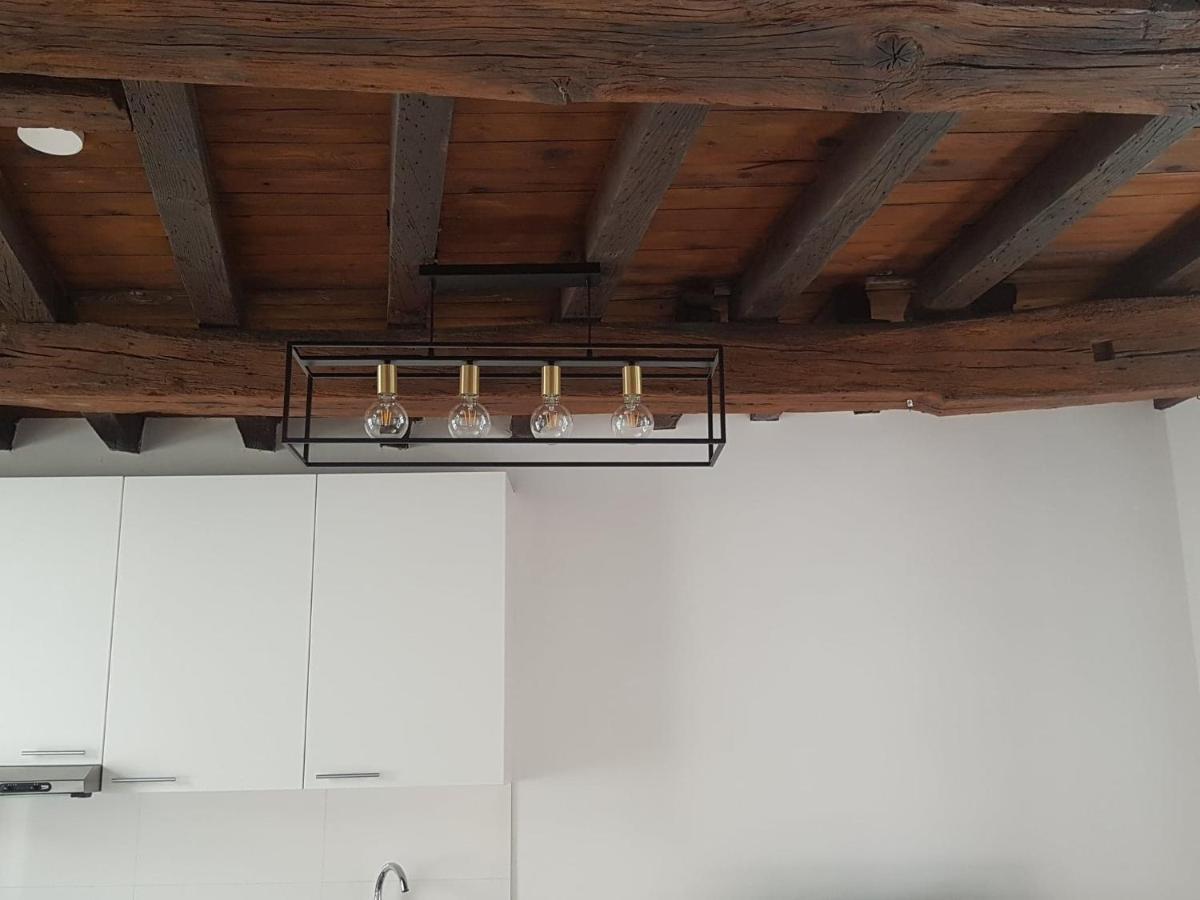 Al In Den Aap Gelogeerd? Apartment Mechelen Bagian luar foto